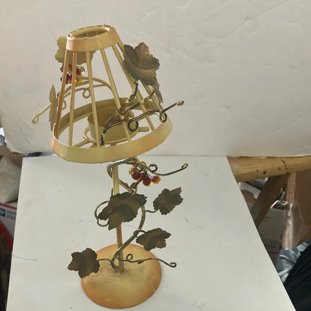 Decorative Metal candle holder with Leaf Design